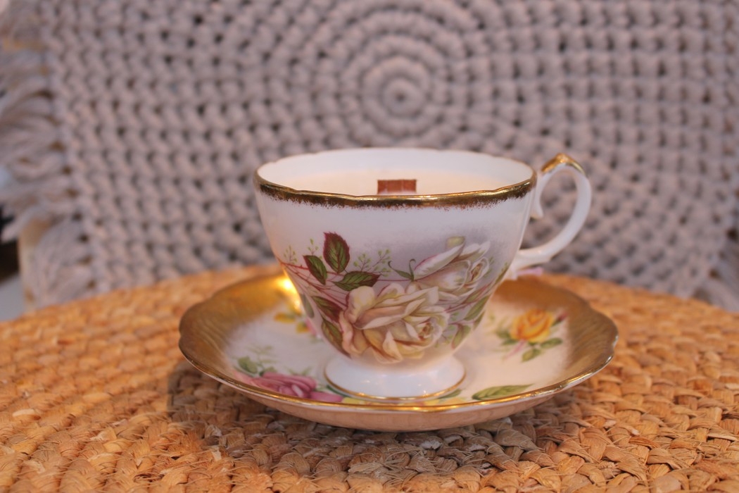 CHANDELLE EN TASSE - THE VERT ET POIRE