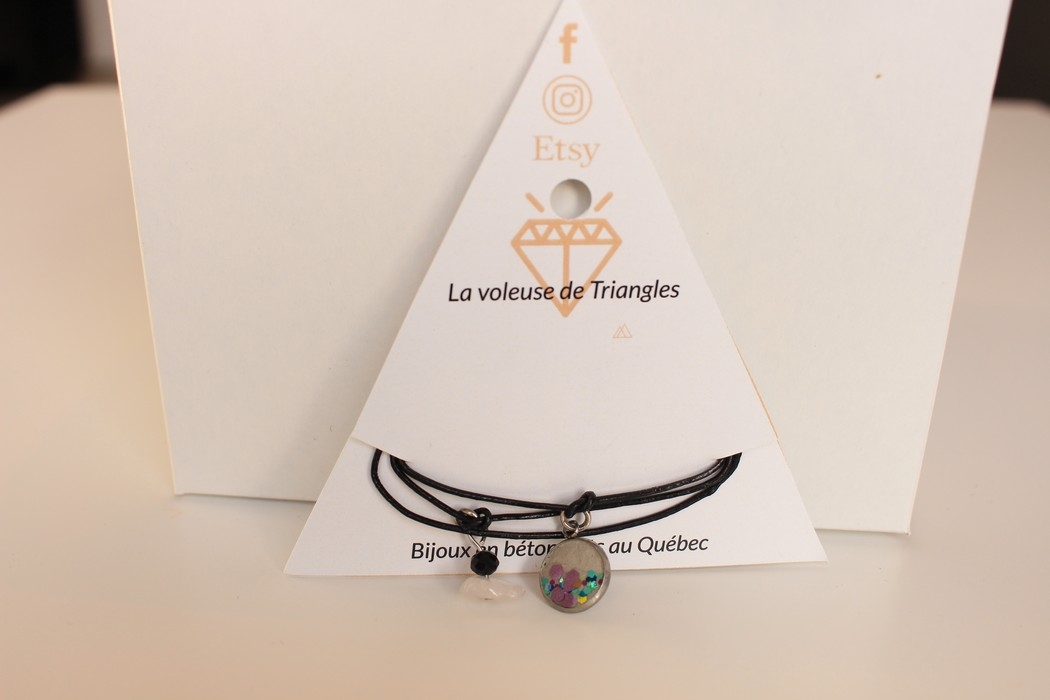 BRACELET AVEC PAILLETTES