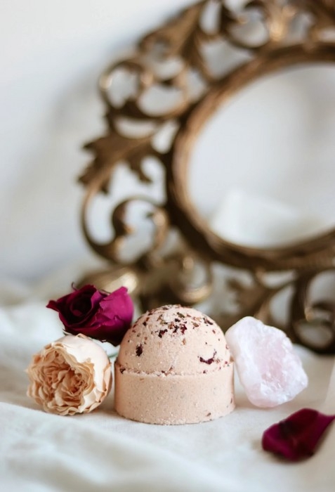BOMBE EFFERVESCENTE AVEC CHAKRA DU COEUR - EUCALYPTUS ROSE