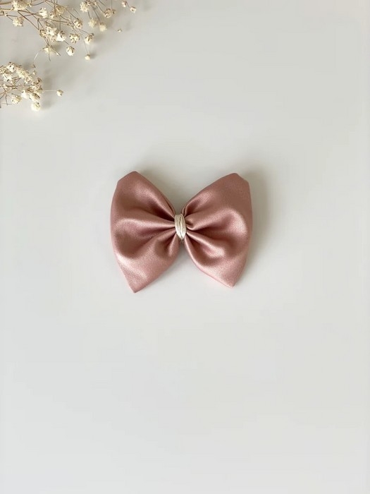 Boucle sur pincette - Rose Satiné