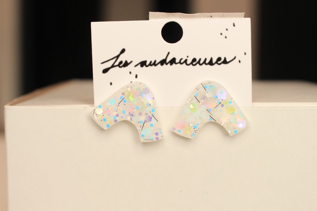 Boucle d'oreille - blanche