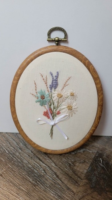 Broderie - Bouquet avec boucle