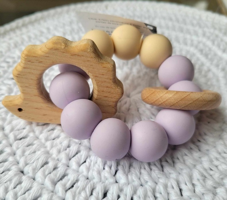 Anneaux de dentiton - Mauve et Sable avec herisson en bois