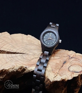 MONTRE EN BOIS LUNAR